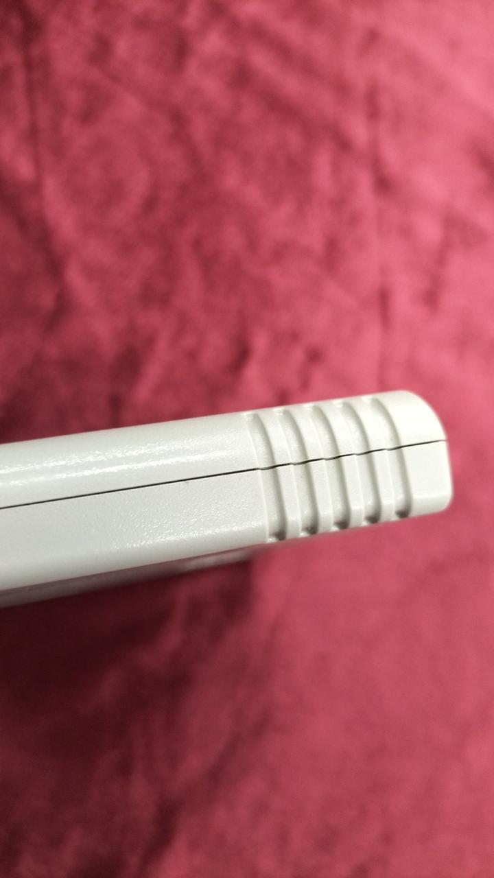 点のようなキズ複数箇所あり