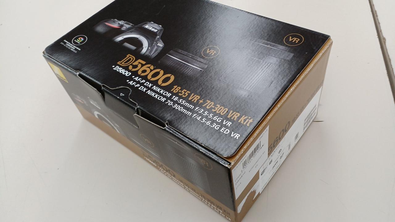 箱、若干ダメージあり