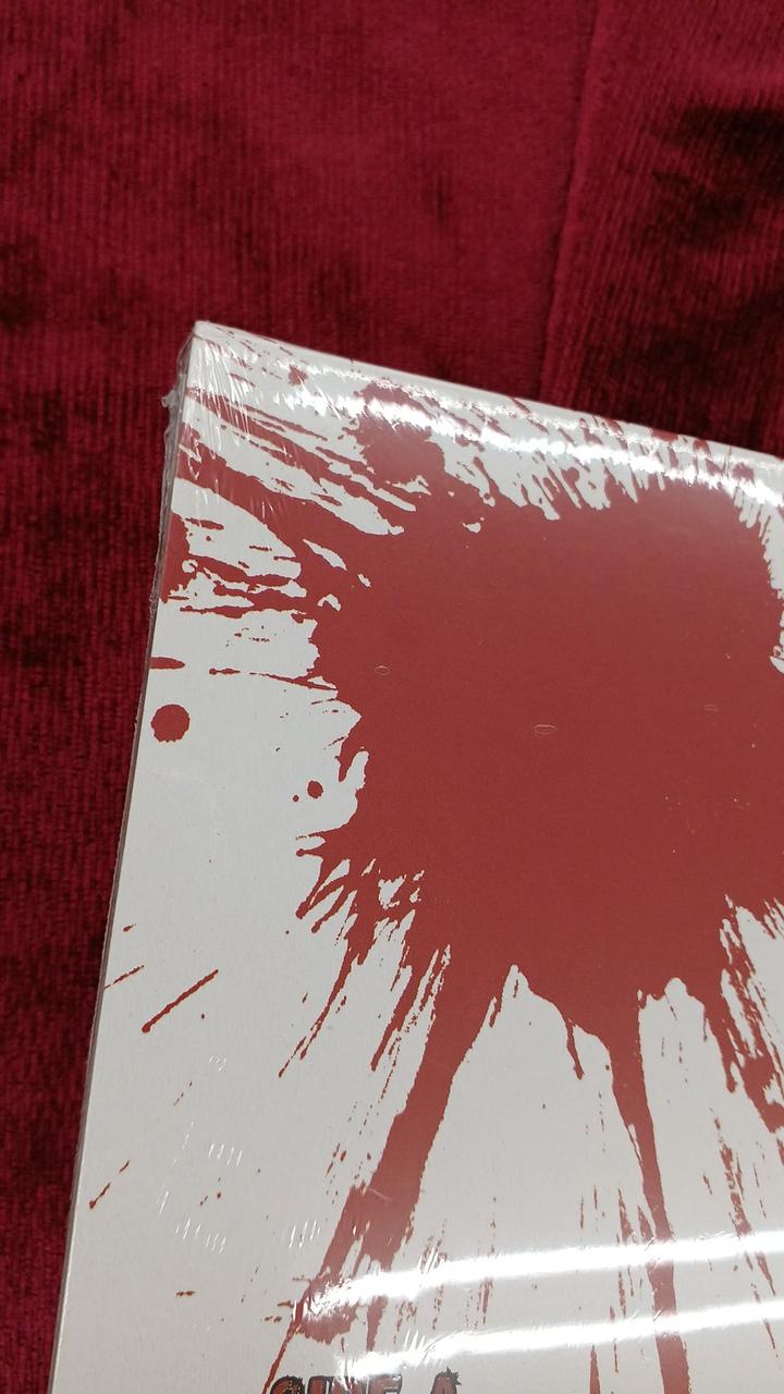 シュリンクに穴あり