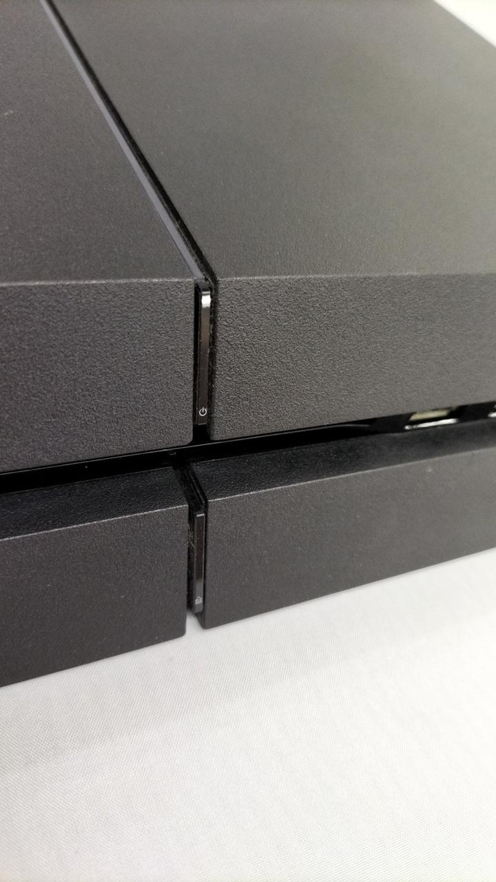 電源ボタン押されたままで反応しません