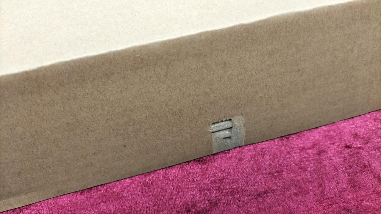 箱にダメージあり