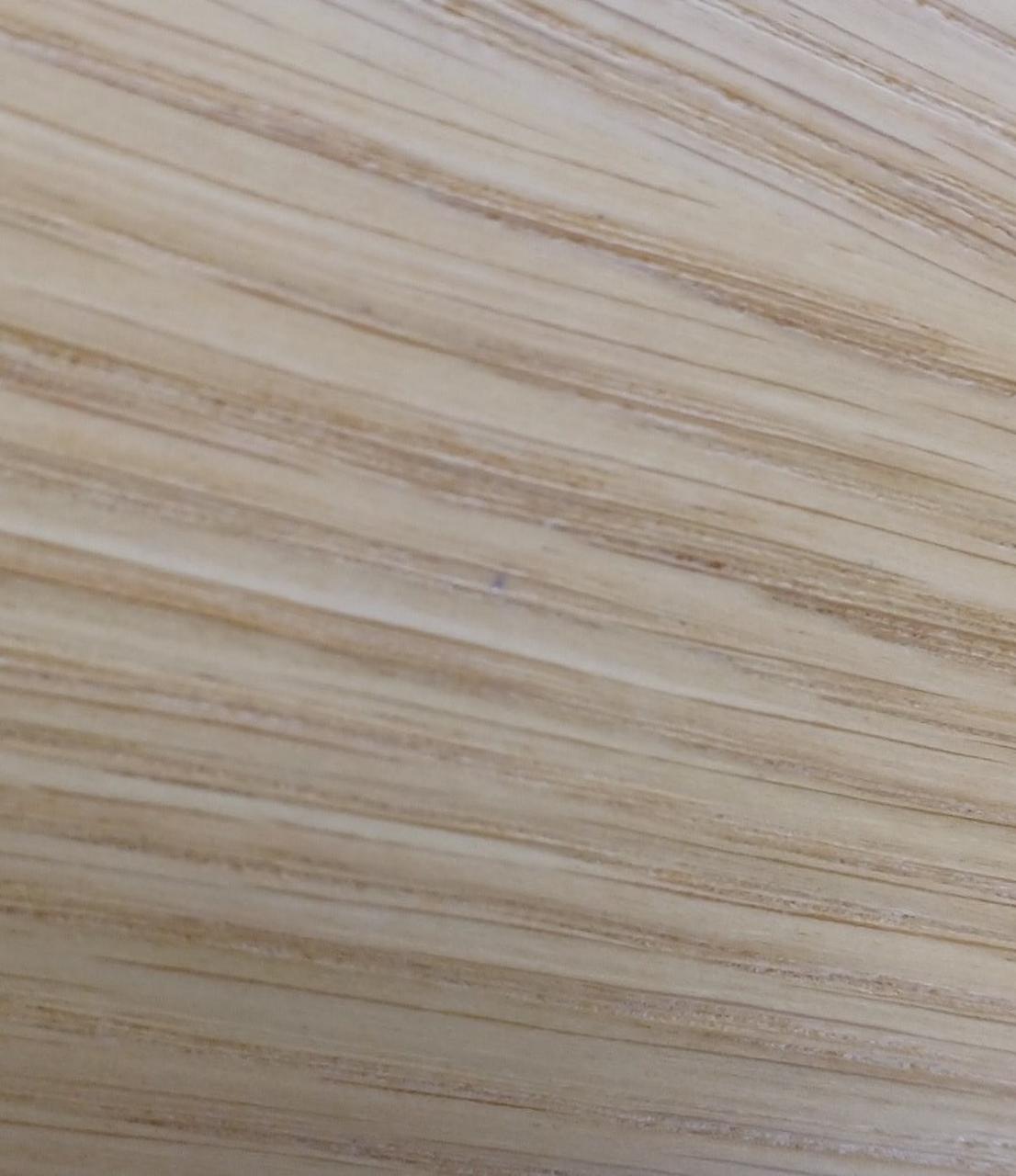 キズ(向かって左側のスピーカーの上面)