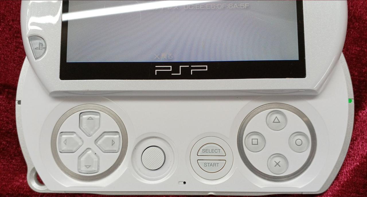PlayStation Portable -  PSPgo ※ダウンロードソフト入り　値引しました PlayStation Portable - PSPgo ※ダウンロードソフト入り 値引