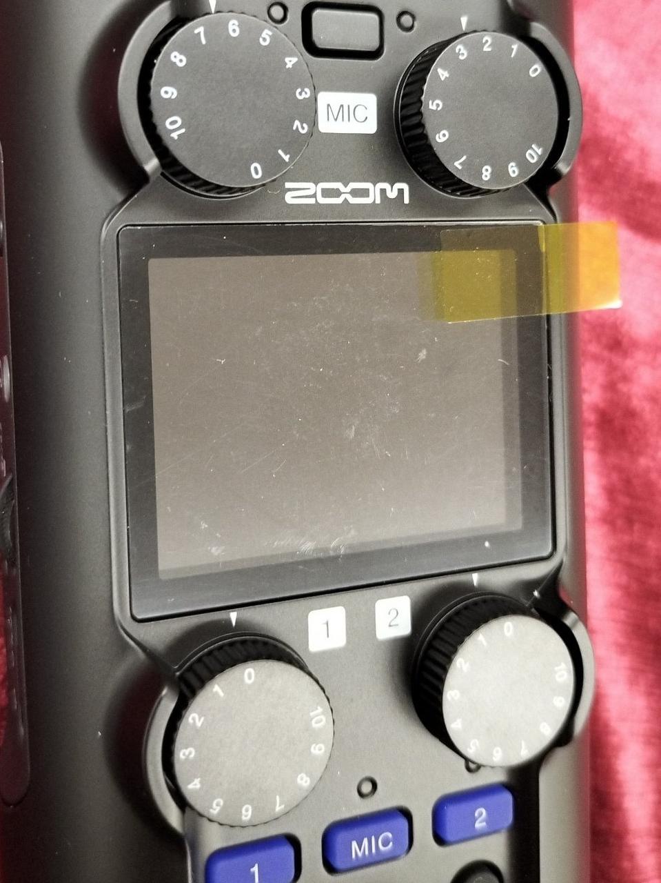 画面保護シールは未剥離