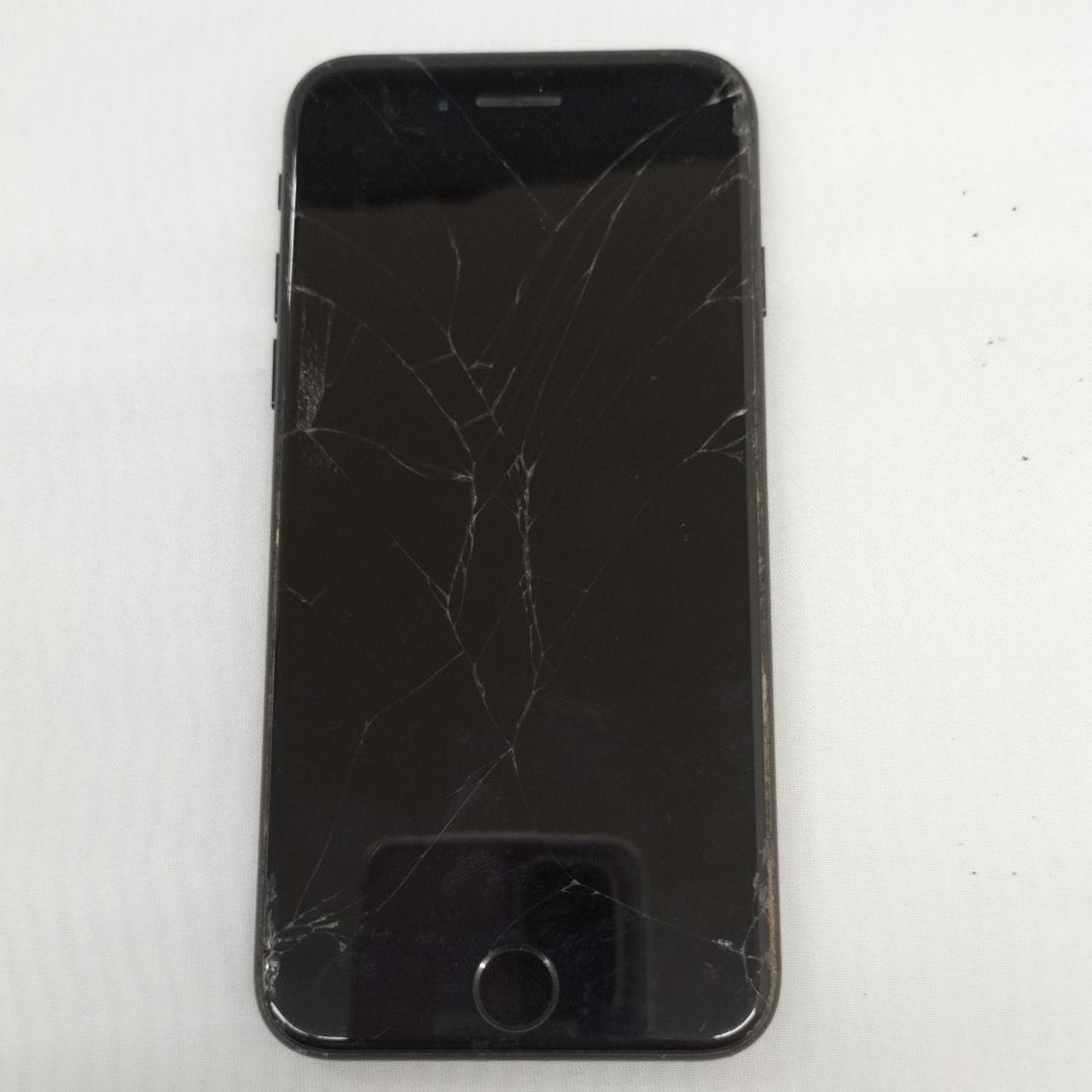 画面バキバキ。反応しました