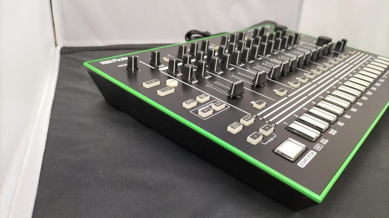 Roland TR-8 ローランド フェーダー破損 ジャンク Roland TR-8 ローランド フェーダー破損 ジャンク
