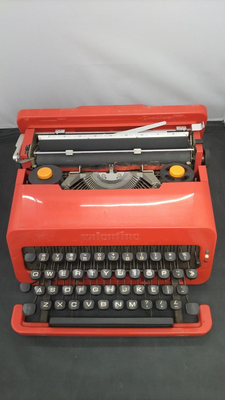 olivetti leuera32 タイプライター 昭和レトロ QZERTY タイプライター olivetti lettera 32、ヴィンテージ