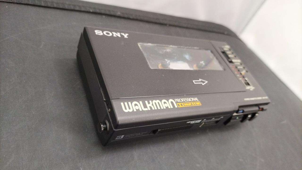 カセットウォークマン SONY 1991年 カセットウォークマン WM-GX90 - YouTube