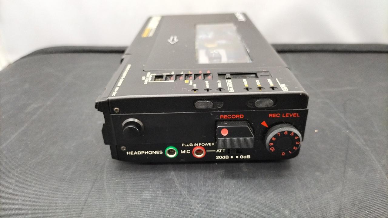 希少品 SONY ソニー TCM-S68V カセットウォークマン 希少品 SONY ソニー TCM-S68V カセットウォークマン（全体的に