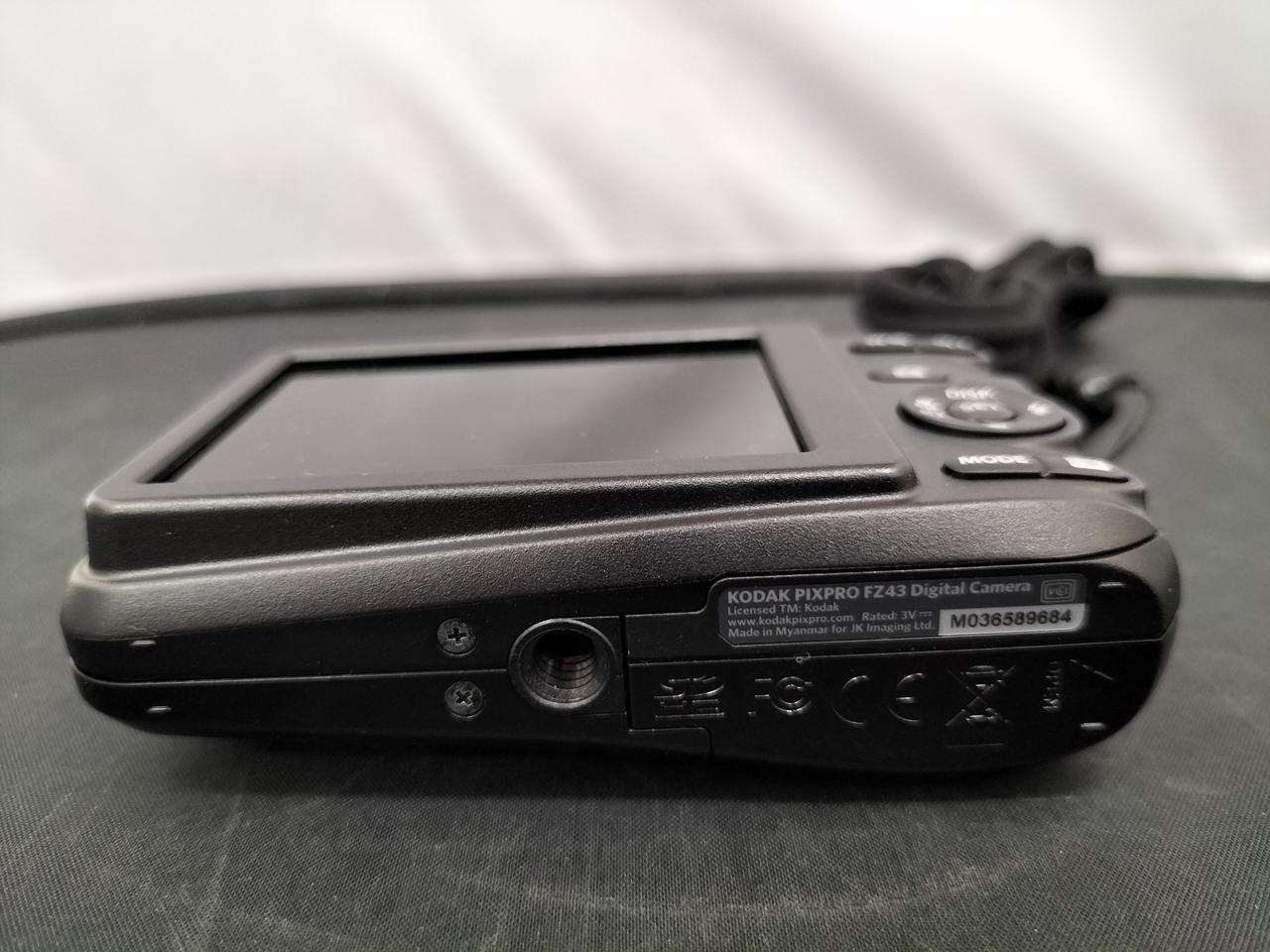デジカメ CASIO EXILIM EX-S10 コンパクトデジタルカメラ ホワイト 箱付