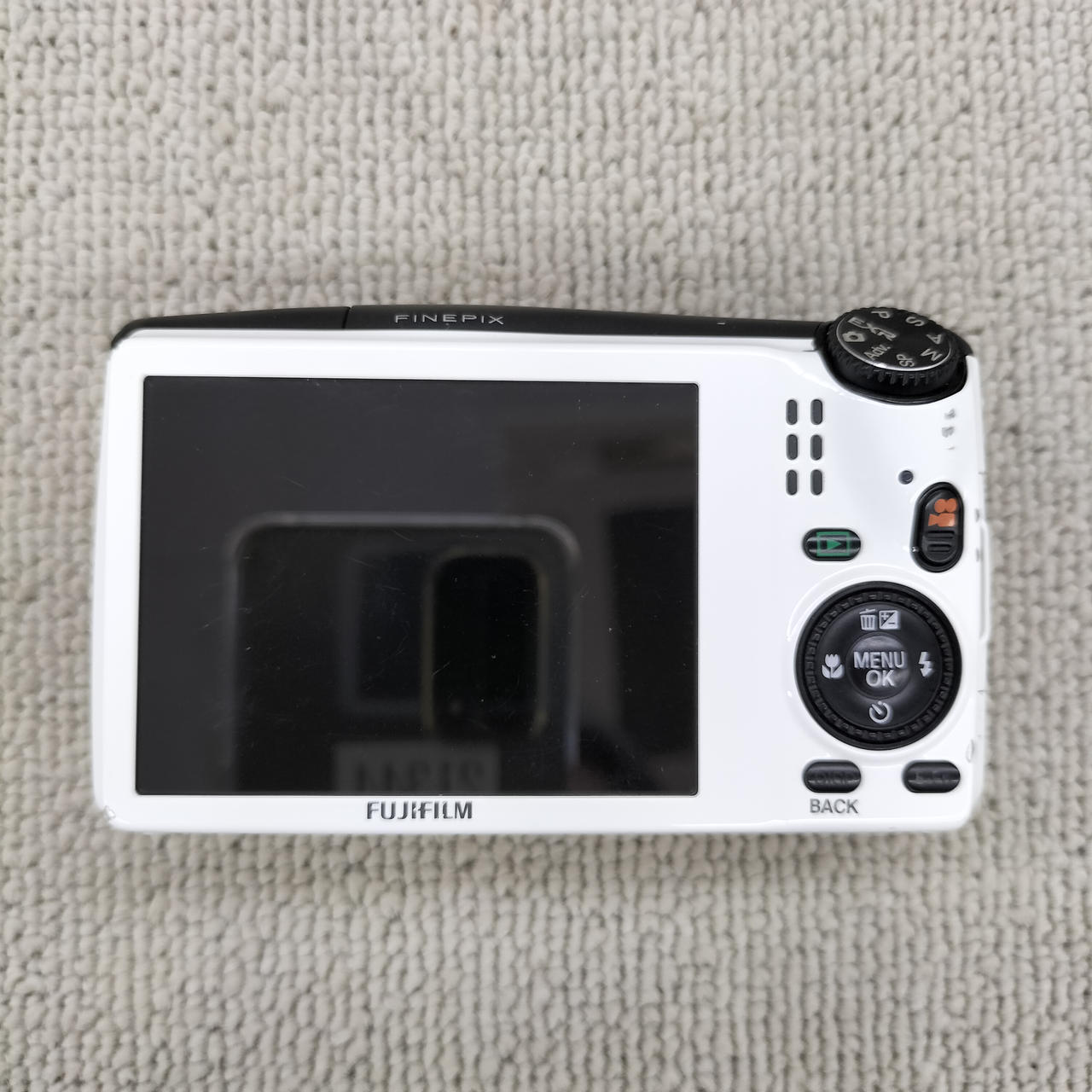 美品　FUJIFILM FINEPIX F1000EXR デジタルカメラ Amazon.com : Fujifilm FinePix FX-F1000EXR Black 16.0MP