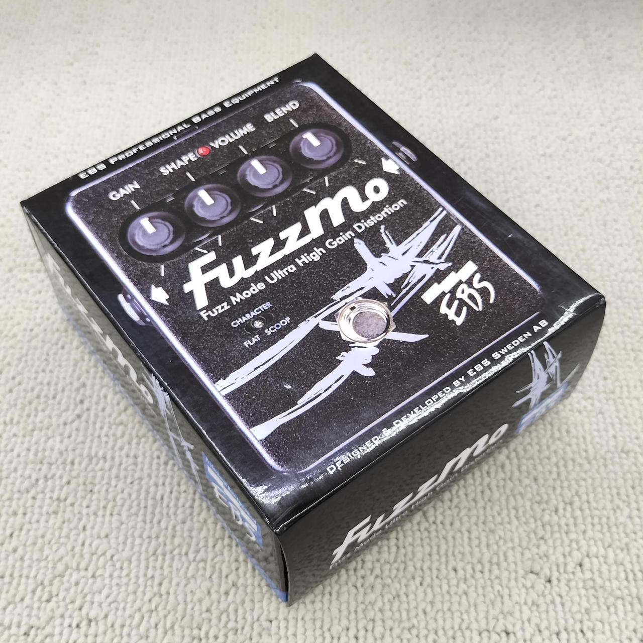 EBS FuzzMo ベースファズ EBS / FuzzMo Pedal 〜まさかのベース用ファズが登場 - Bass The