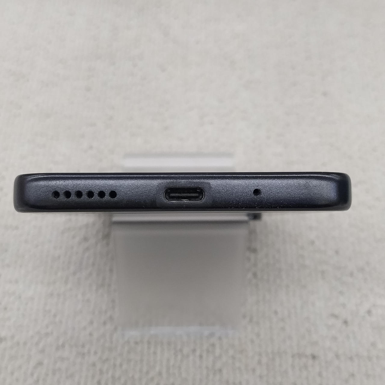 端子周りにケース痕あり