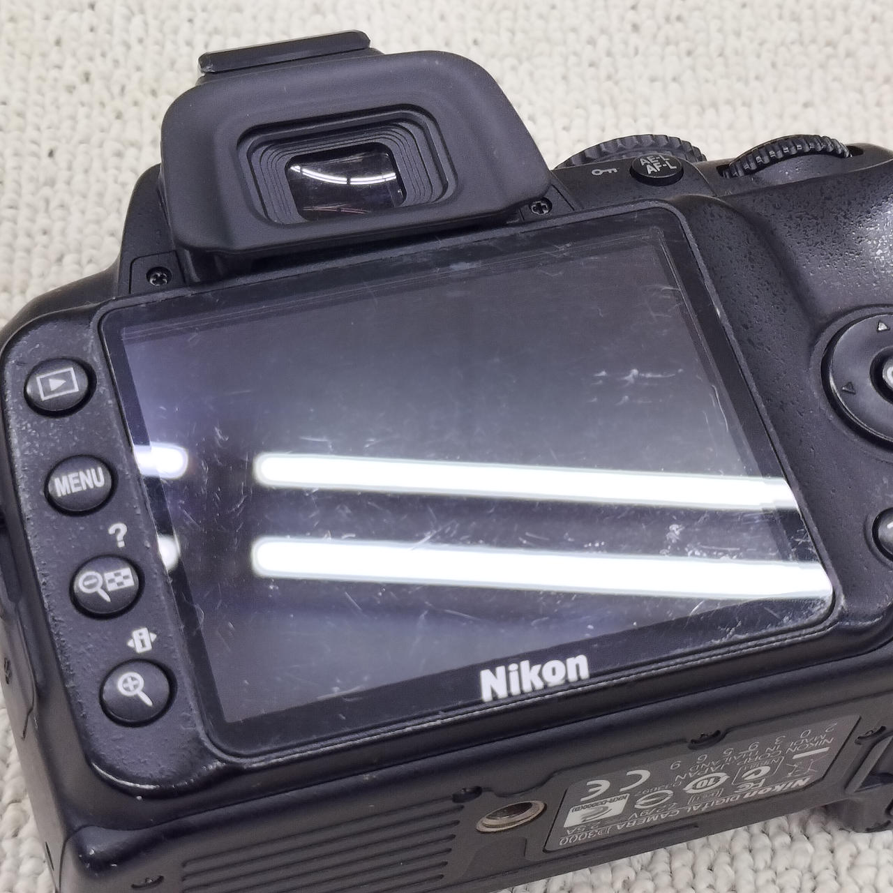 液晶に傷あり。