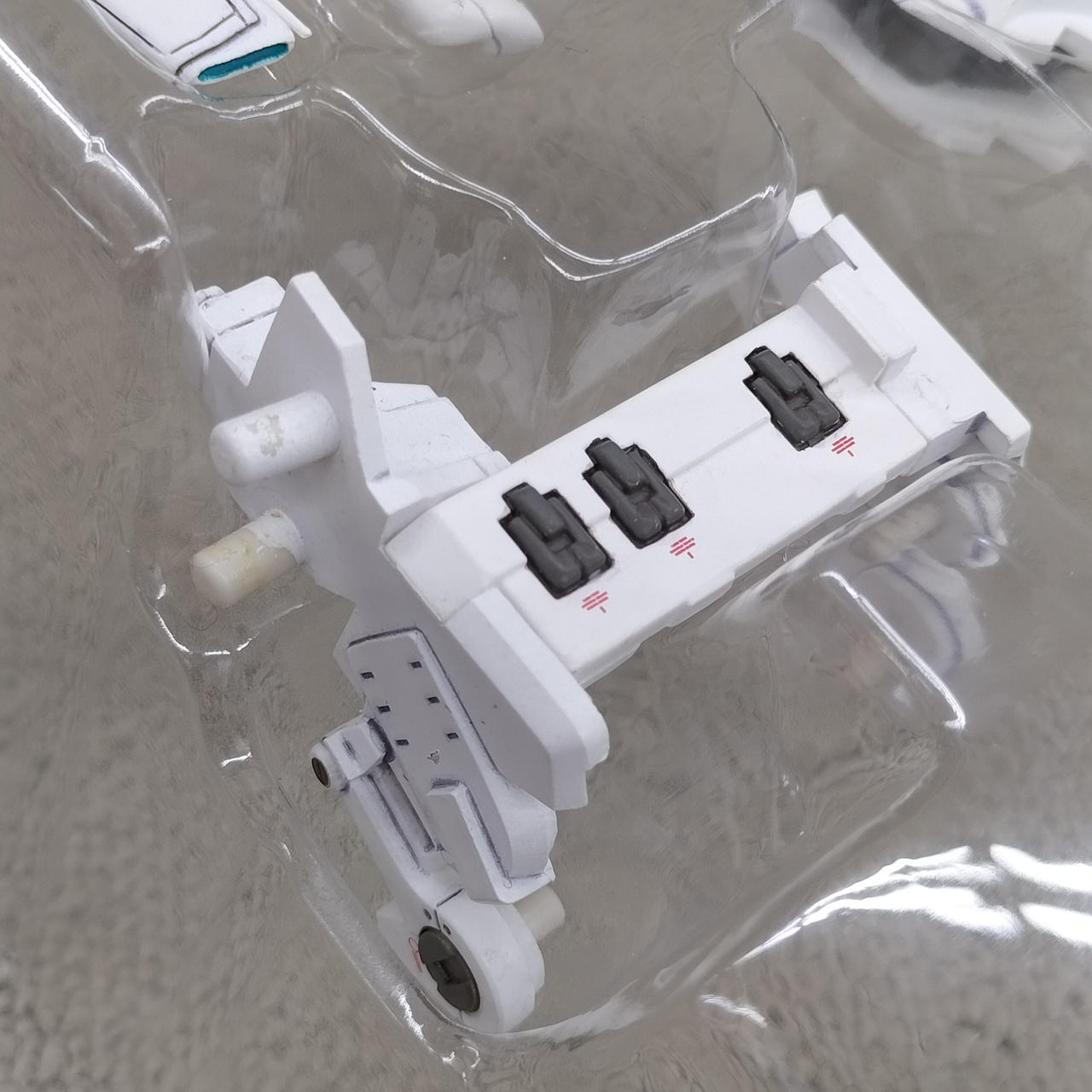 接着剤痕あり。