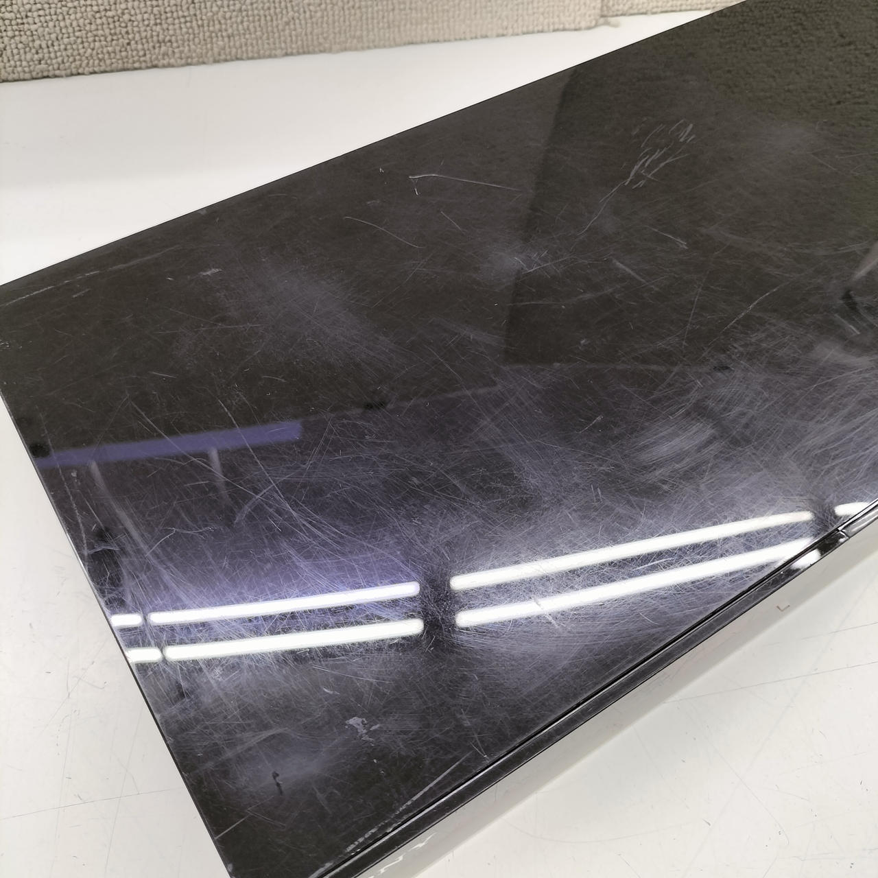 擦り傷多数あり。