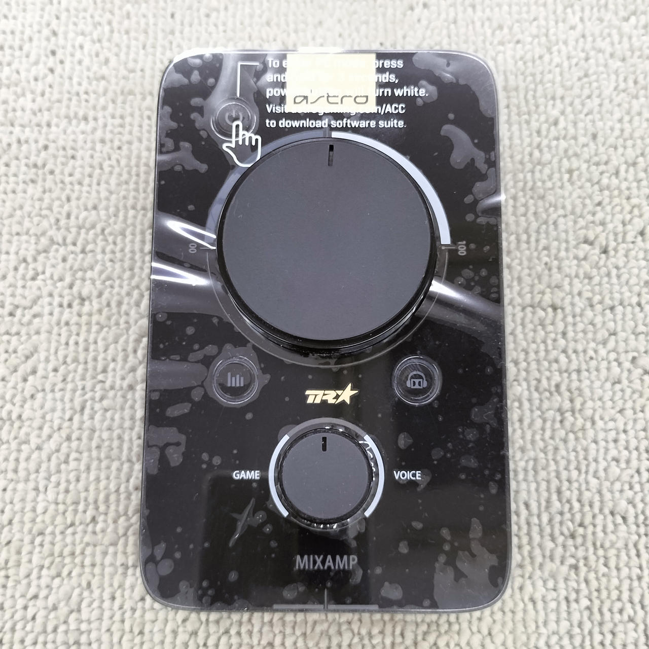 フィルム貼ったままです。