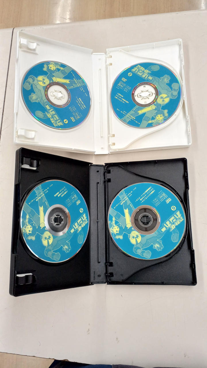 アストロガンガー DVD-BOX 上巻〈4枚組〉・下巻〈4枚組〉セット Amazon.co.jp: アストロガンガー DVD-BOX 上巻 : 東美江, 吉沢久嘉