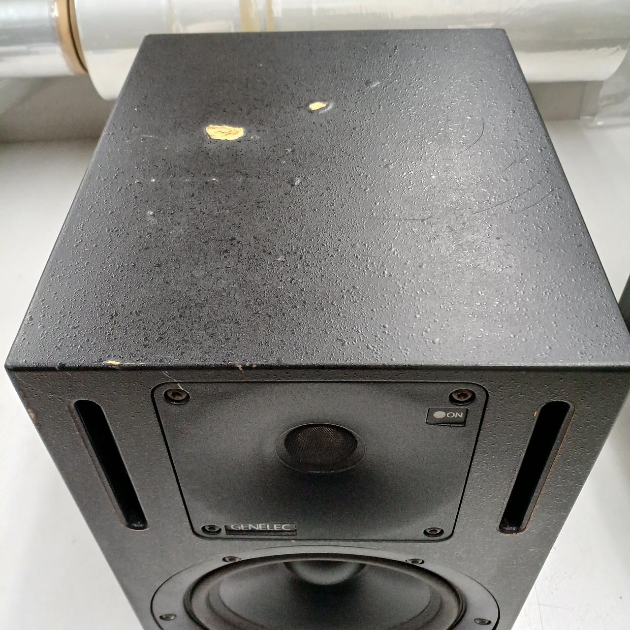 美品 GENELEC ジェネレック M040 モニタースピーカー スピーカー - ジェネレックジャパン