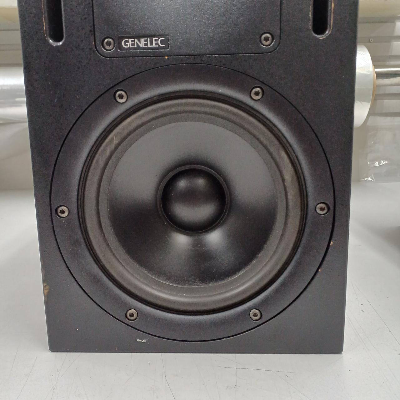 GENELEC M030 モニタースピーカー ペア 美品 希少 ○ Genelec パワード モニタースピーカー M030 ペア - メルカリ