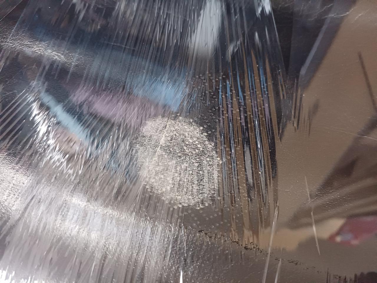 椅子は汚れがあります。
