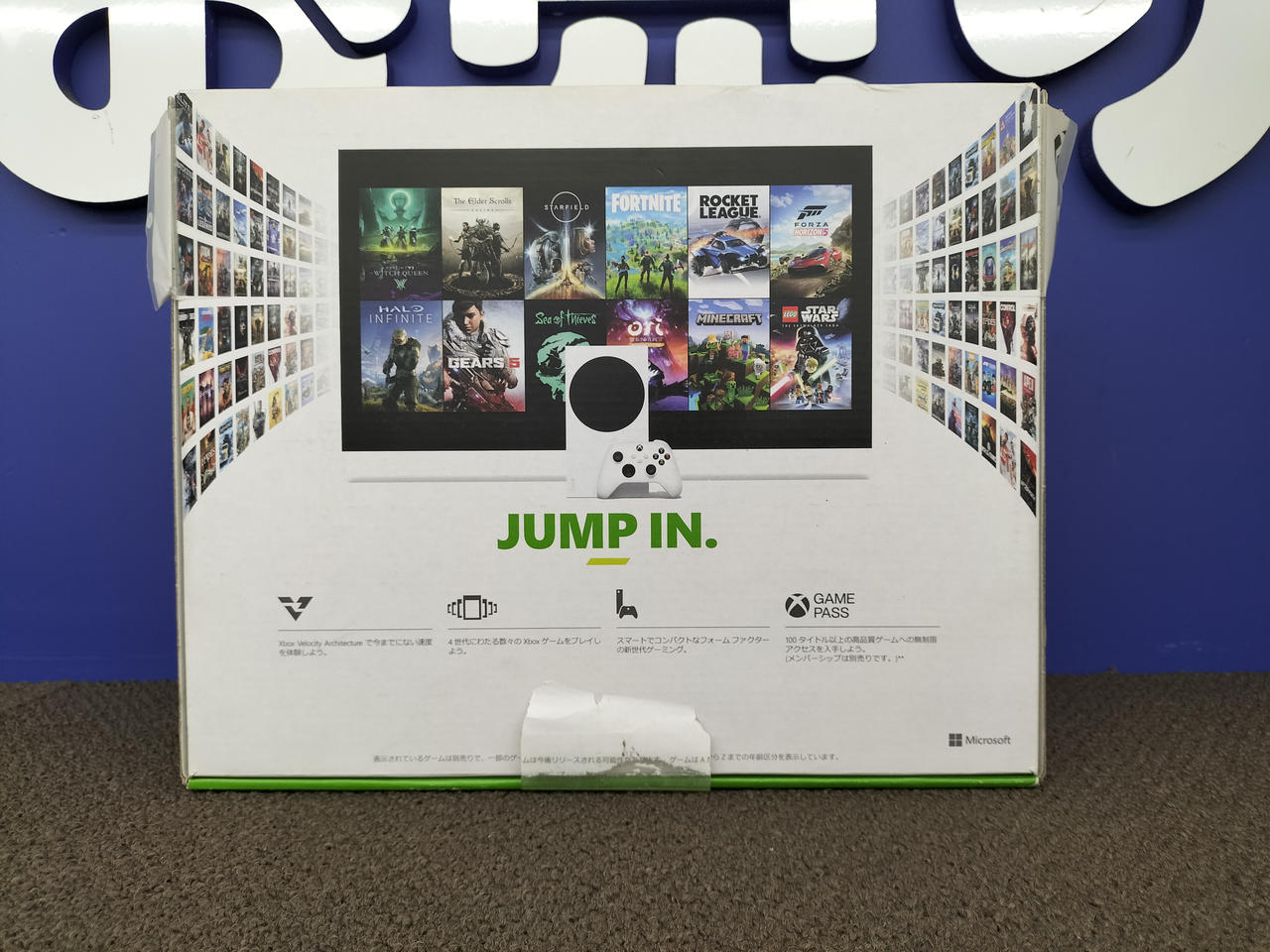 Xboxとソフト12本（非売品3本含） Xboxとソフト12本（非売品3本含）