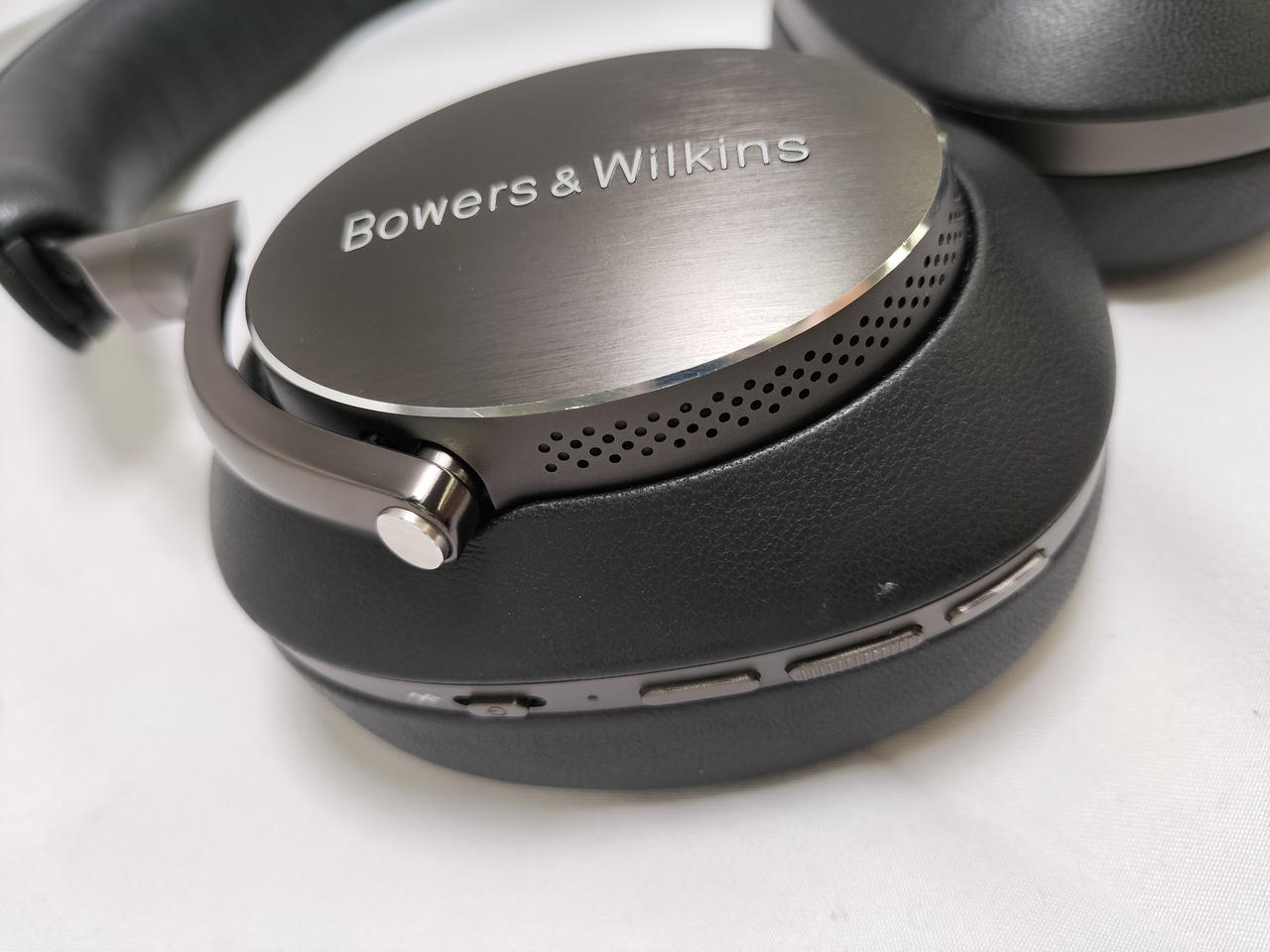 極上美品Bowers&WilkinsPXワイヤレスノイズキャンセリングヘッドホン BOWERS&WILKINS|ノイズキャンセリングヘッドホン|【ハードオフ公式通販
