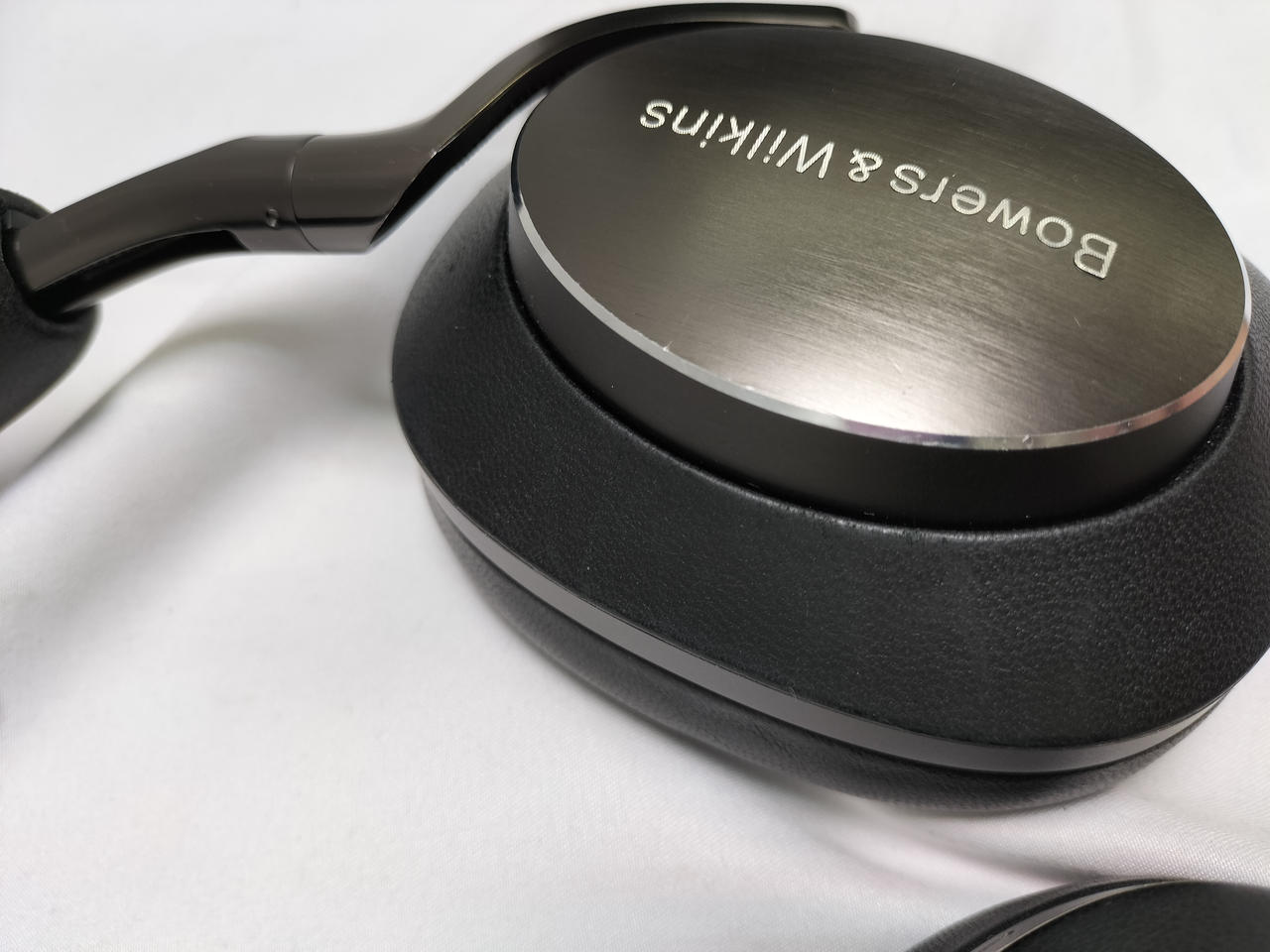 極上美品Bowers&WilkinsPXワイヤレスノイズキャンセリングヘッドホン BOWERS&WILKINS|ノイズキャンセリングヘッドホン|【ハードオフ公式通販