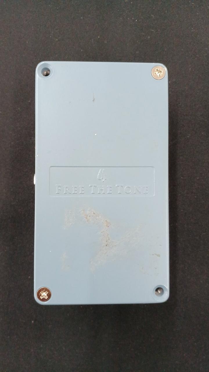 裏面汚れあります。