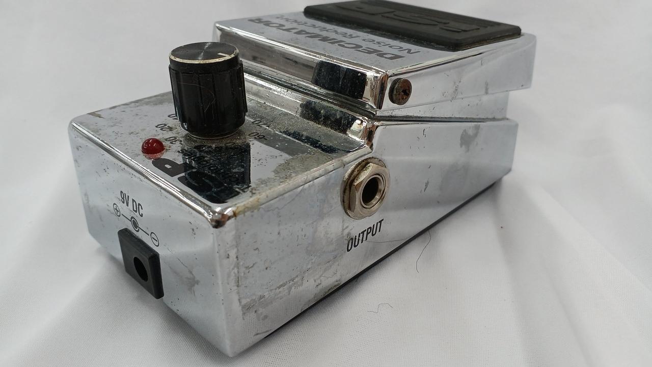 サイドに傷・汚れあります。