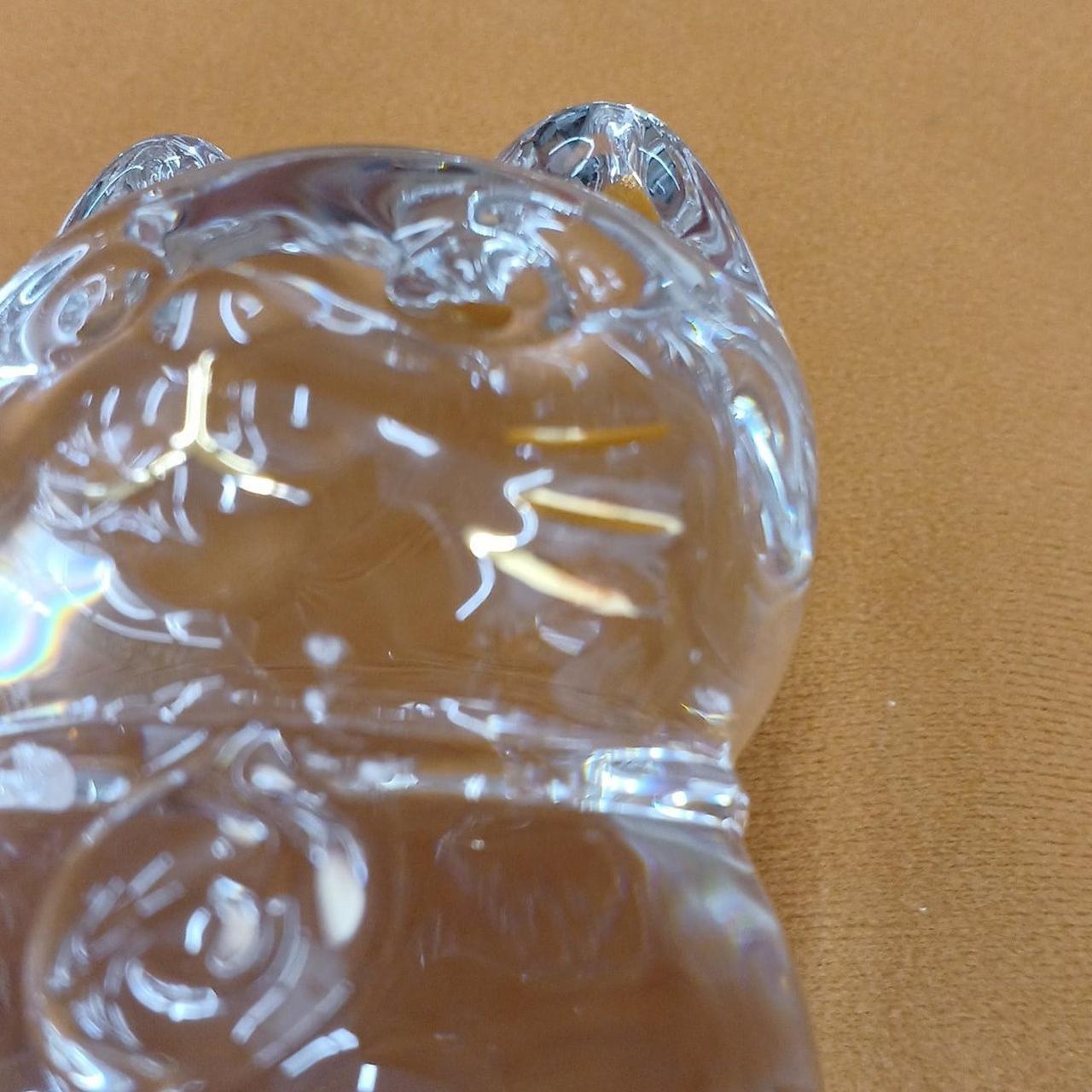 顎下・左頬下に傷あり