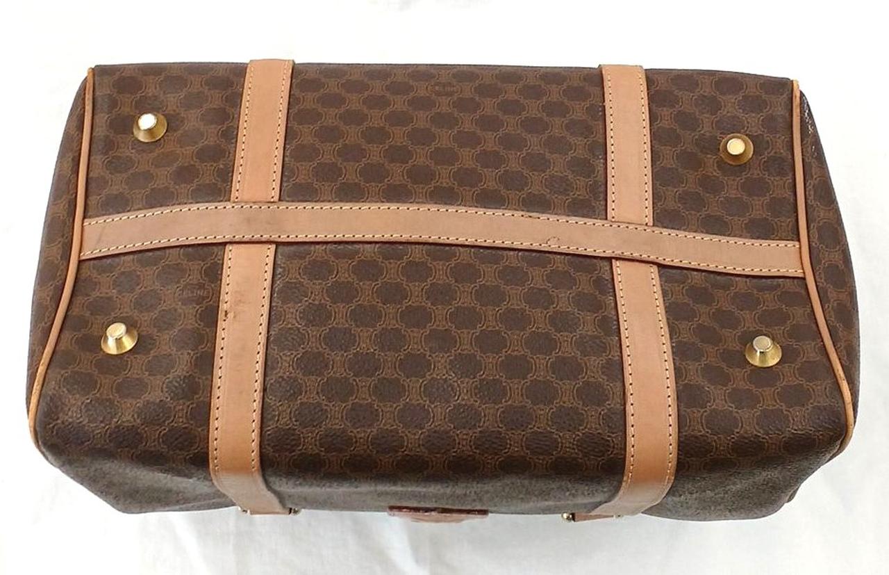 鋲部分はがれあり。