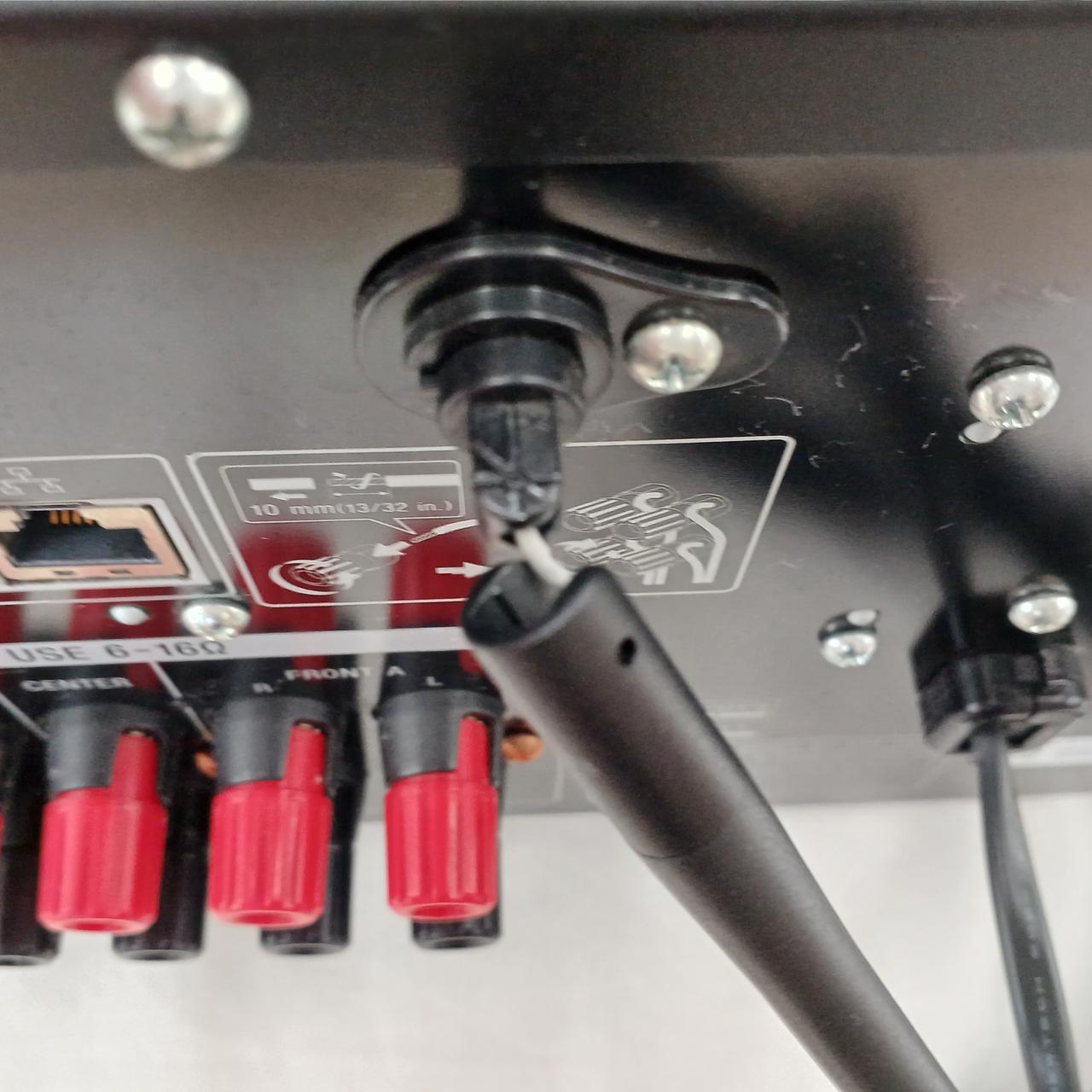 アンテナ端子はまりにくいです。