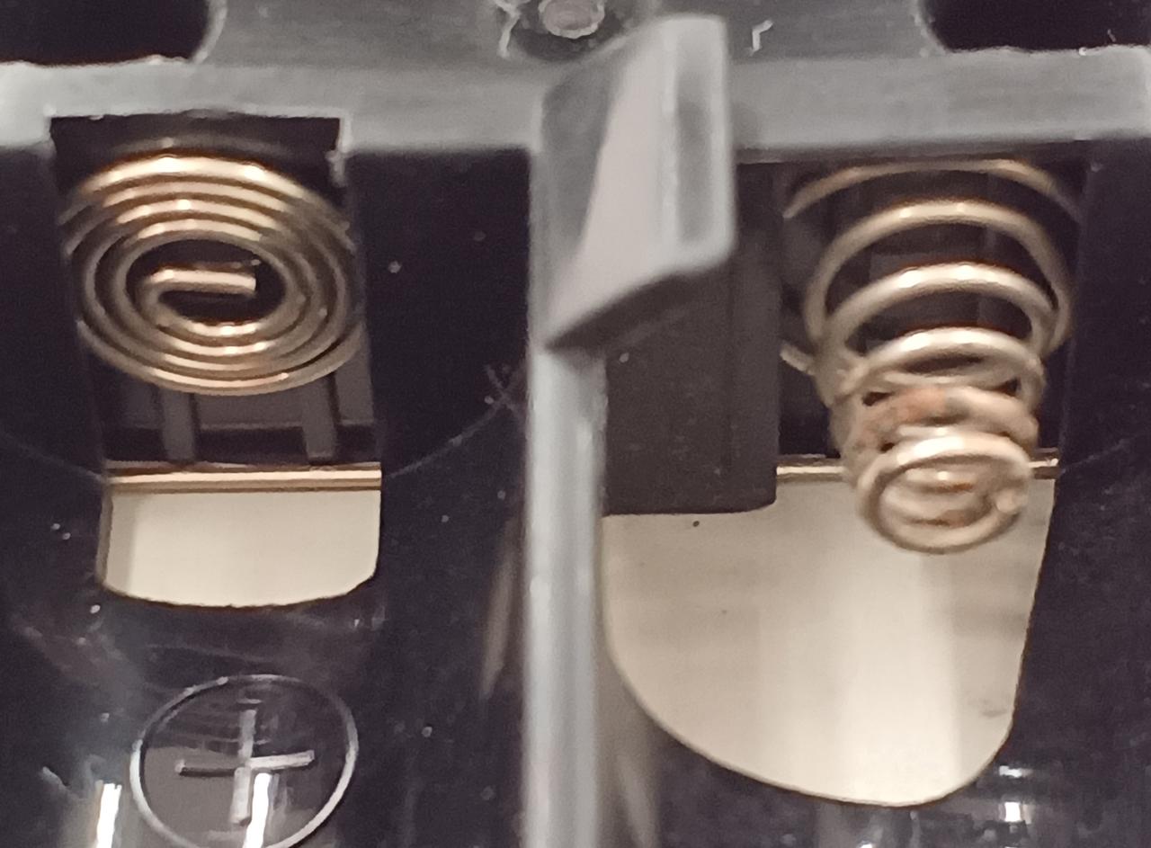 電池端子錆びあり