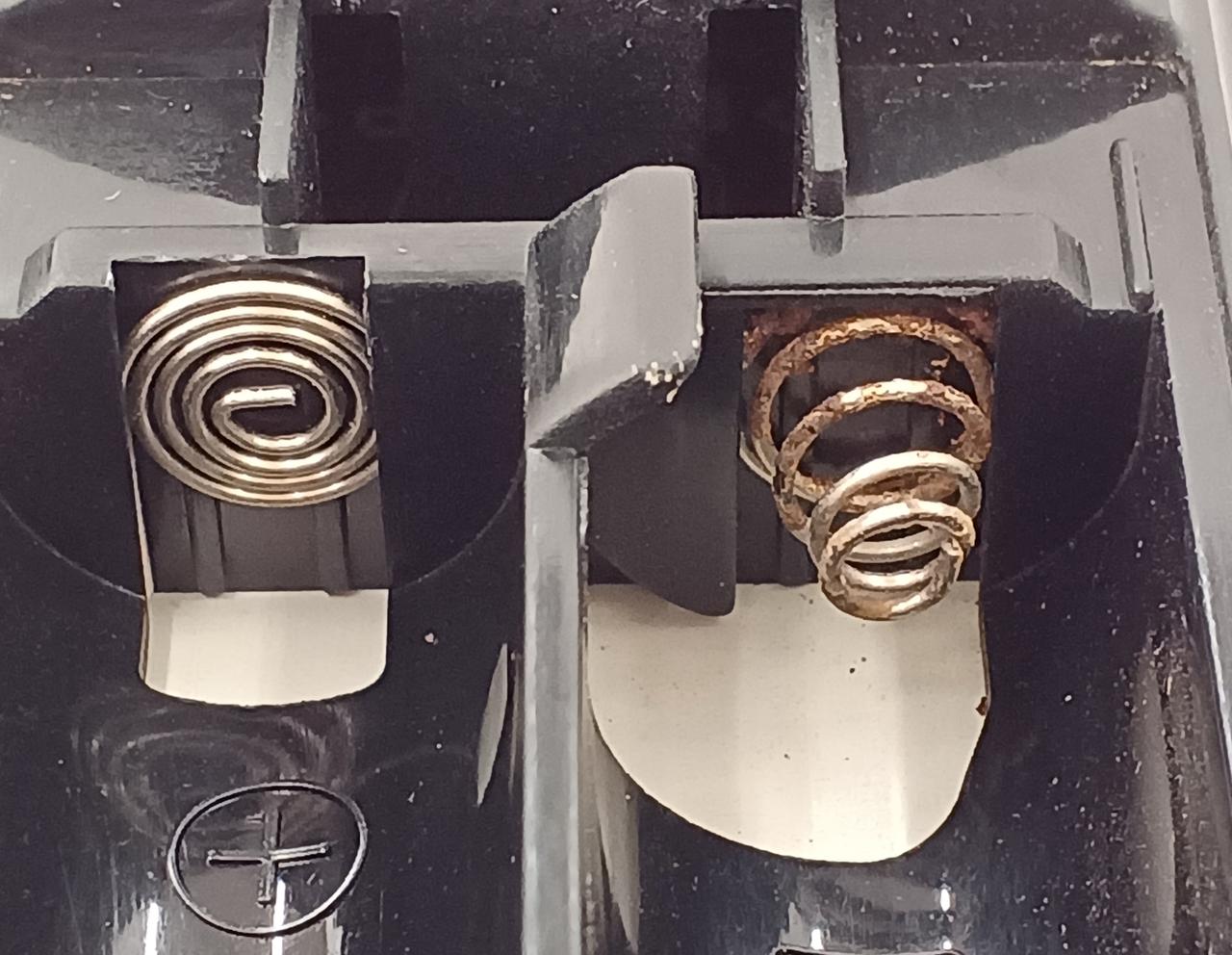 電池端子錆びあり