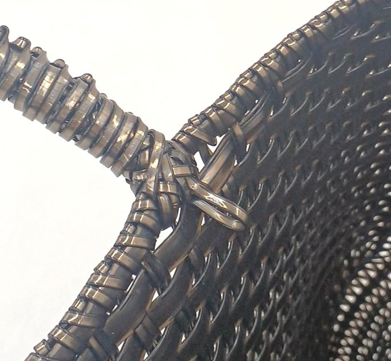 ワイヤーに緩みがあります。