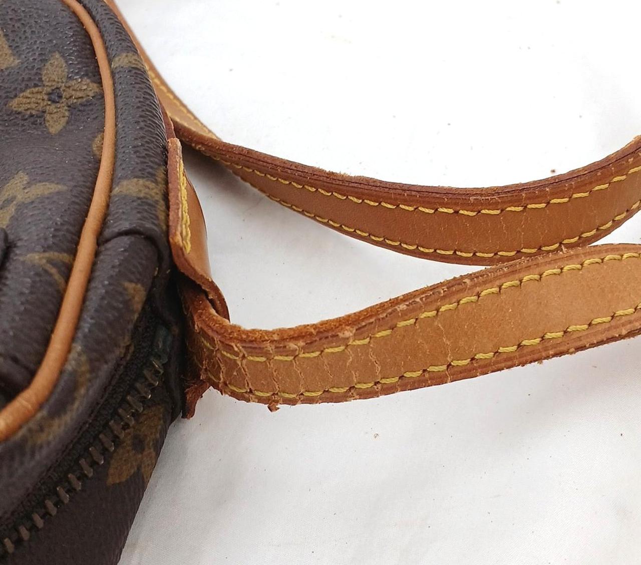 付け根部分割れています。