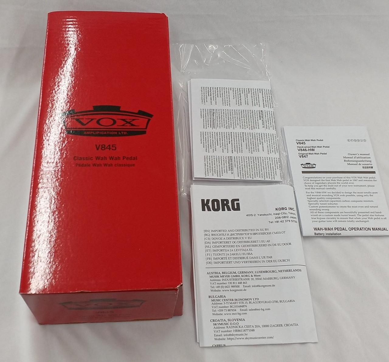 化粧箱・取扱説明書等の付属品です。