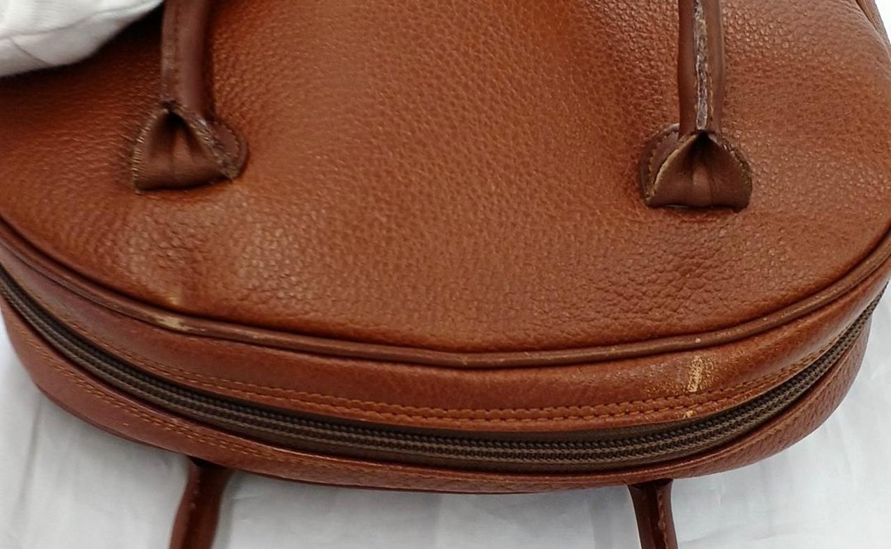 ファスナー横スレあります。