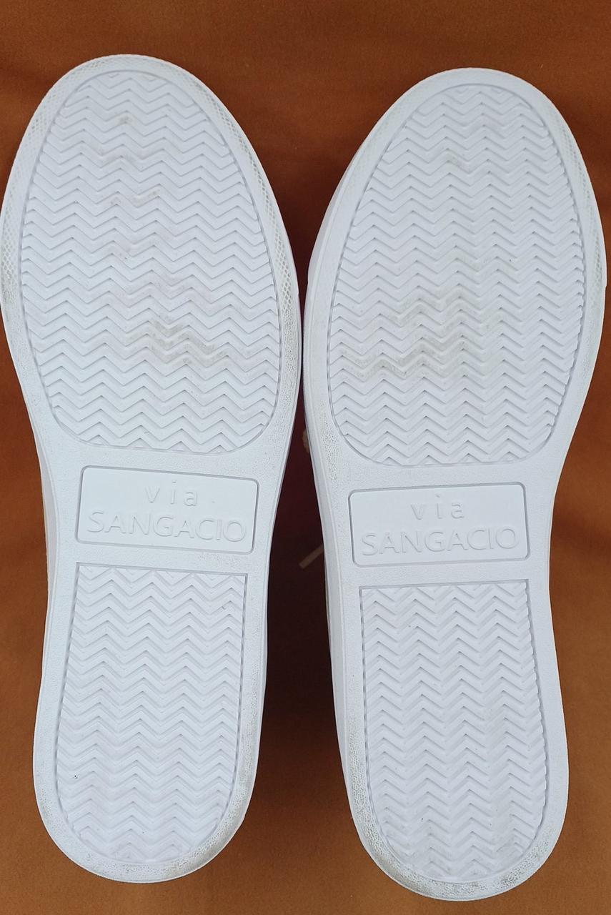 靴裏にやや汚れあり