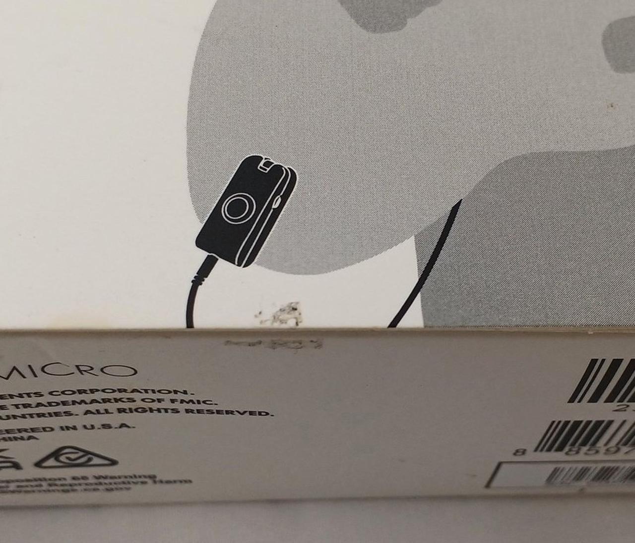 化粧箱に汚れあります。