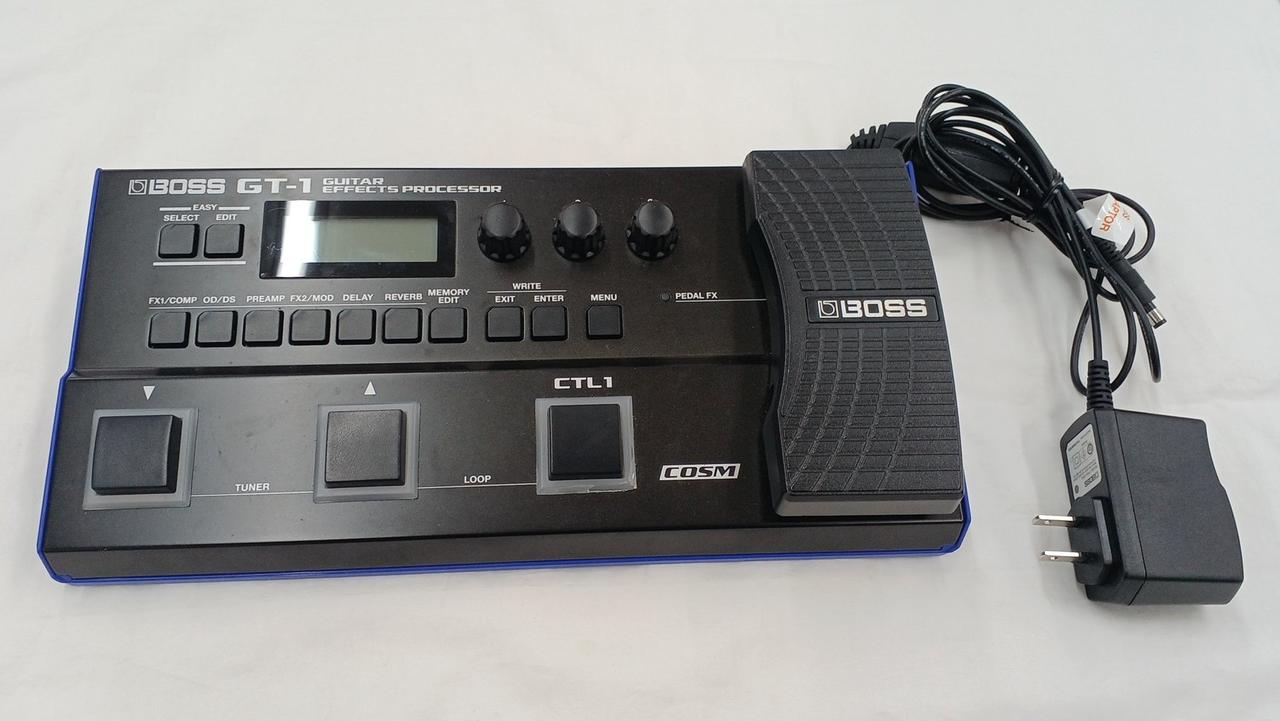 ACアダプターの付属品あります。