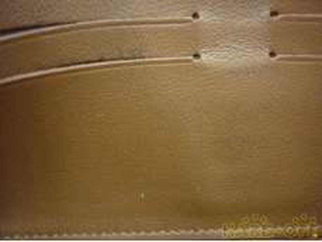 内側オープンポケット内部に汚れあり