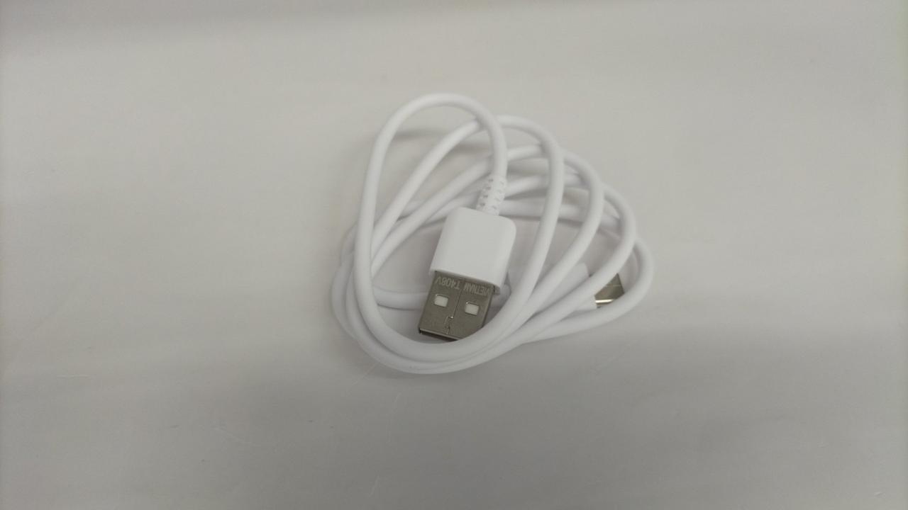 充電ケーブル付属しています。