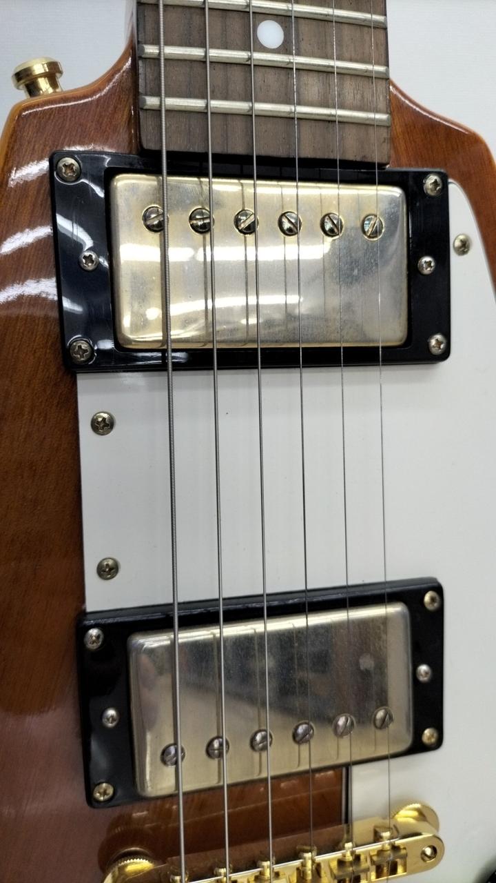 金属パーツにくすみあります