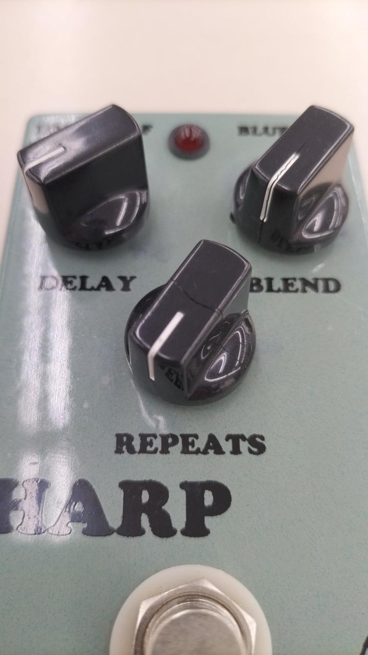 ノブにヒビ割れあります