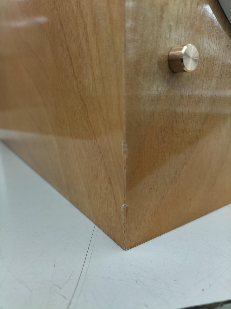 R側下部にキズあり