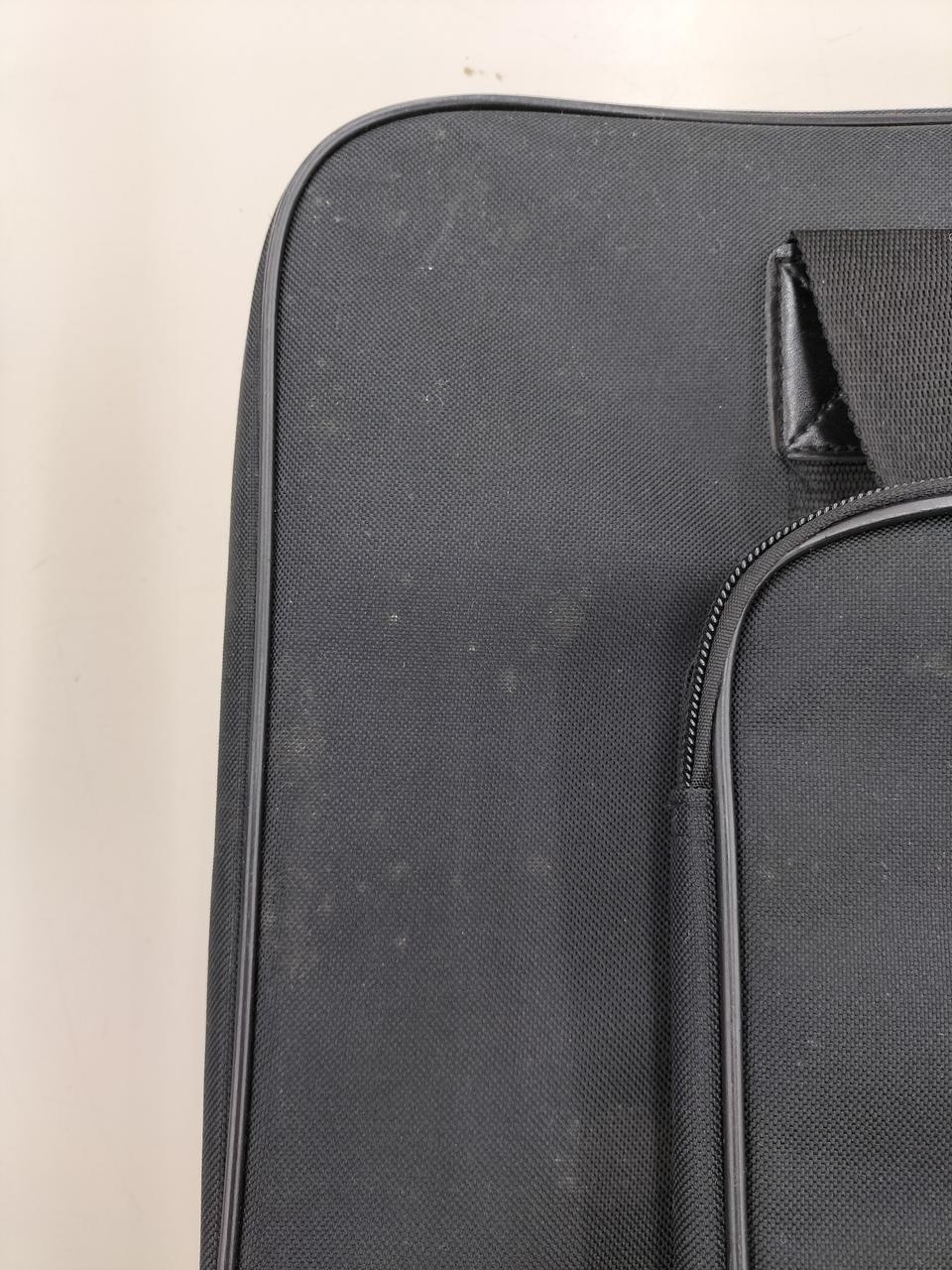 全体的に汚れあります