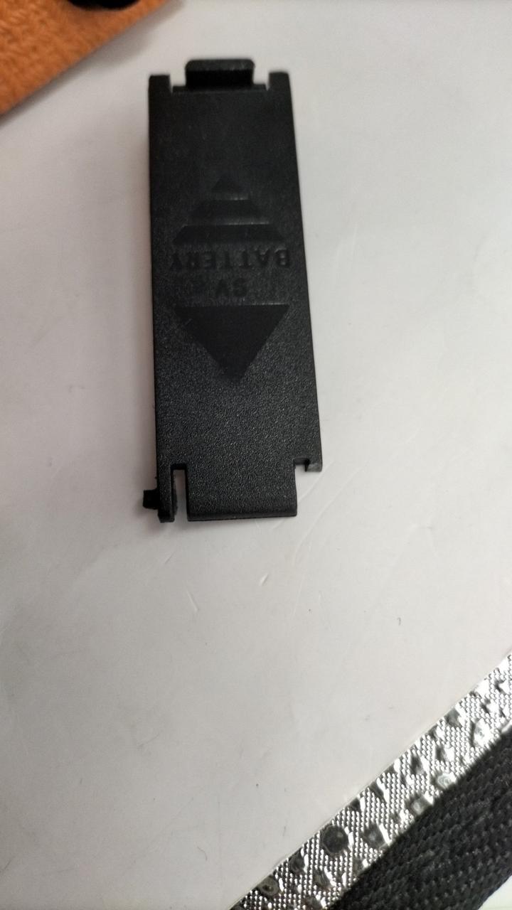 蓋が破損しています