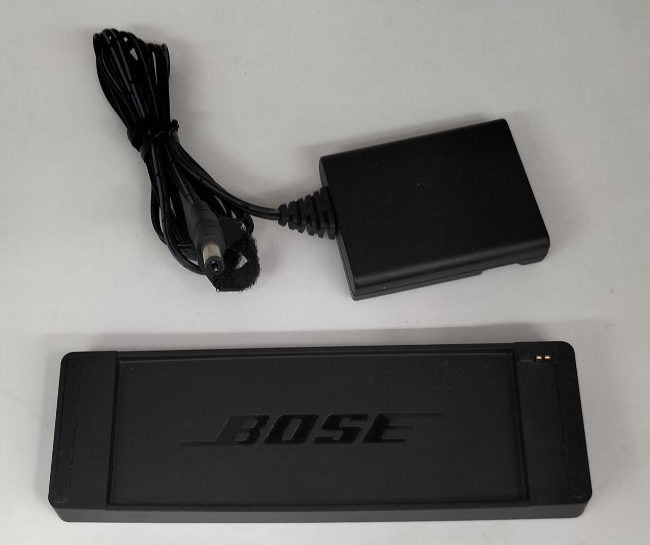 充電ケーブル、充電台です。